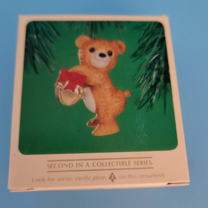 VTG Hallmark Keepsake Ornament Cinnamon Bear Porcelain‎ No2 1984